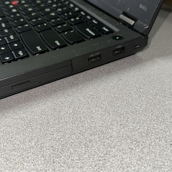 14”Lenovo Thinkpad T440 (i5) 2.6ghz/8gig ram/240ssd/dvdrw//webcam… - Picture 3 of 10